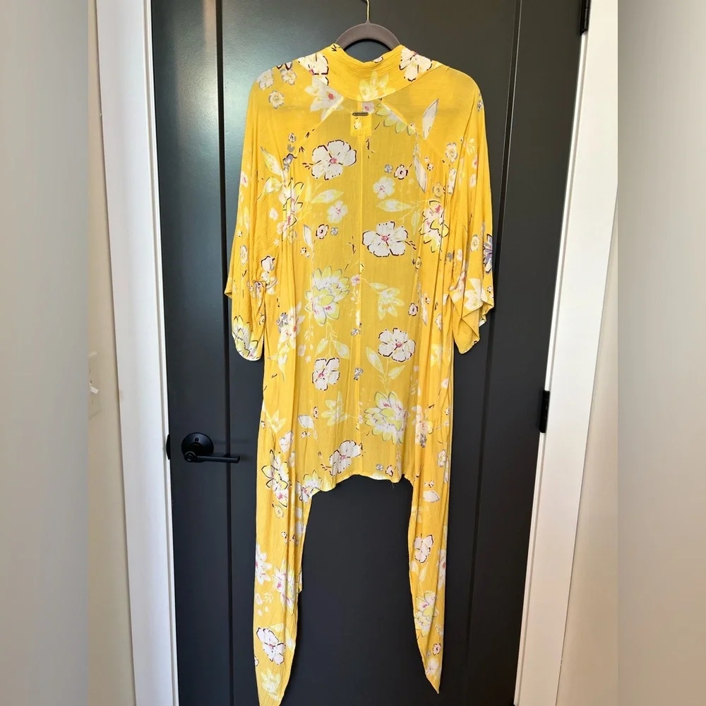 Billabong Yellow Floral Kimono - Picture 2 of 5